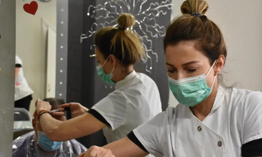 Eπεισοδιακός έλεγχος σε ανοιχτό κομμωτήριο στο Περιστέρι
